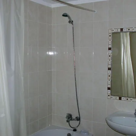 1 Bedroom 5 Min From Falesia And Close To Center J * Албуфейра