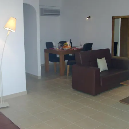 1 Bedroom 5 Min From Falesia And Close To Center J