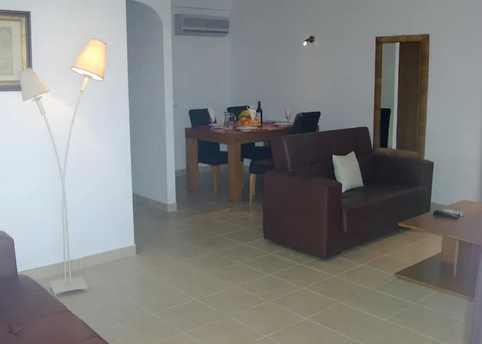 1 Bedroom 5 Min From Falesia And Close To Center J